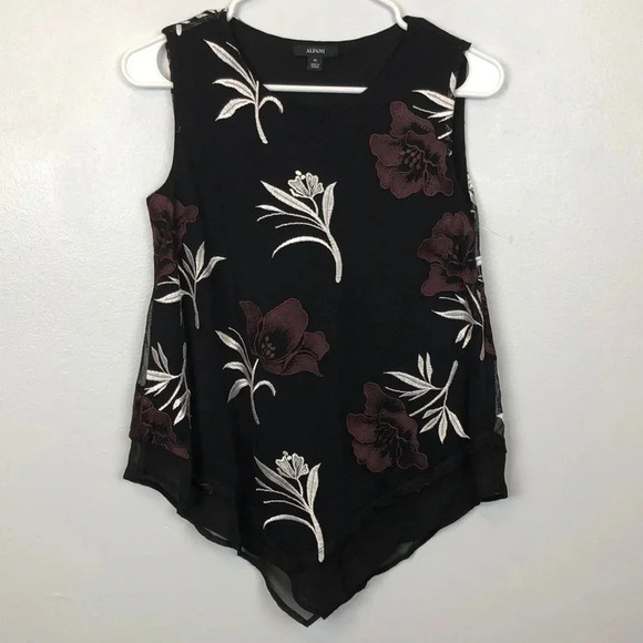 NWOT Alfani Top Printed Embroidered Pointed-Hem Top - Picture 3 of 8